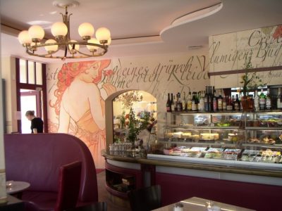 ANNA BLUME – Café im Prenzlauer Berg