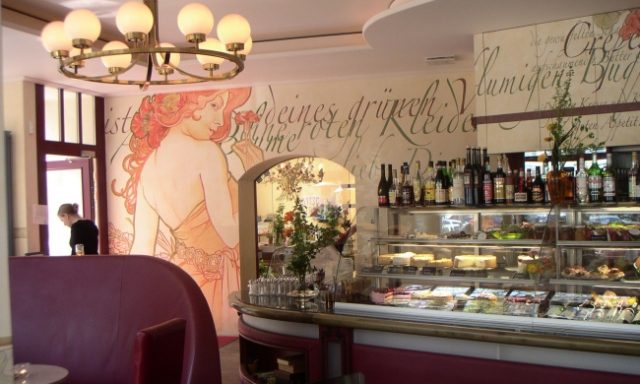 ANNA BLUME – Café im Prenzlauer Berg