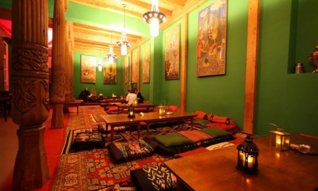 Tadshikische Teestube – Kleinod in Mitte